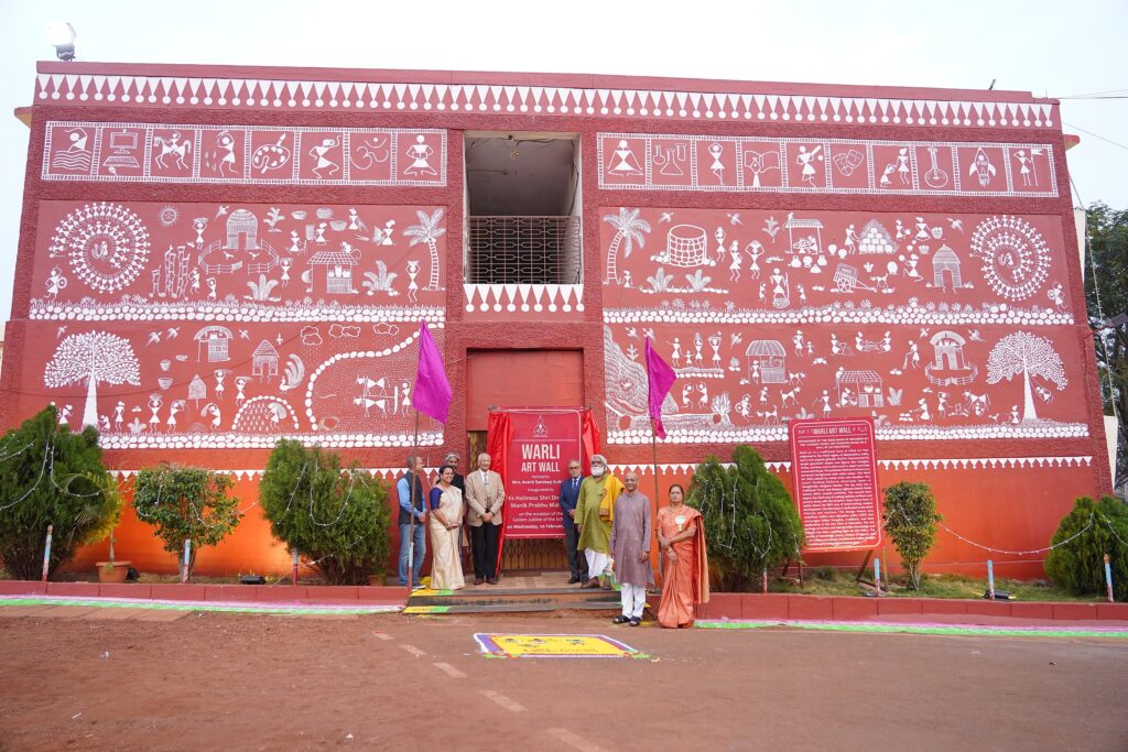 Image Courtesy : Sandeep6372 - Own work

Largest Warli Art Wall Painting in India at The Manik Public School, Maniknagar, Karnataka by Avanti Sandeep Kulkarni. 

The wall was inaugurated by HH Dyanraj Manik Prabhu Maharaj on Feb 1, 2023